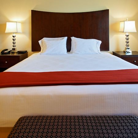 Holiday Inn Express Hotel & Suites Cleburne By Ihg Exterior foto
